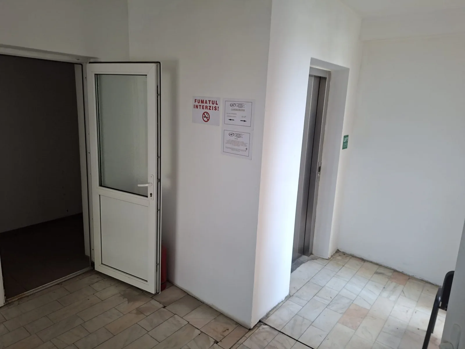 Corp B stair and Bulevardul Victoriei corridor entrance